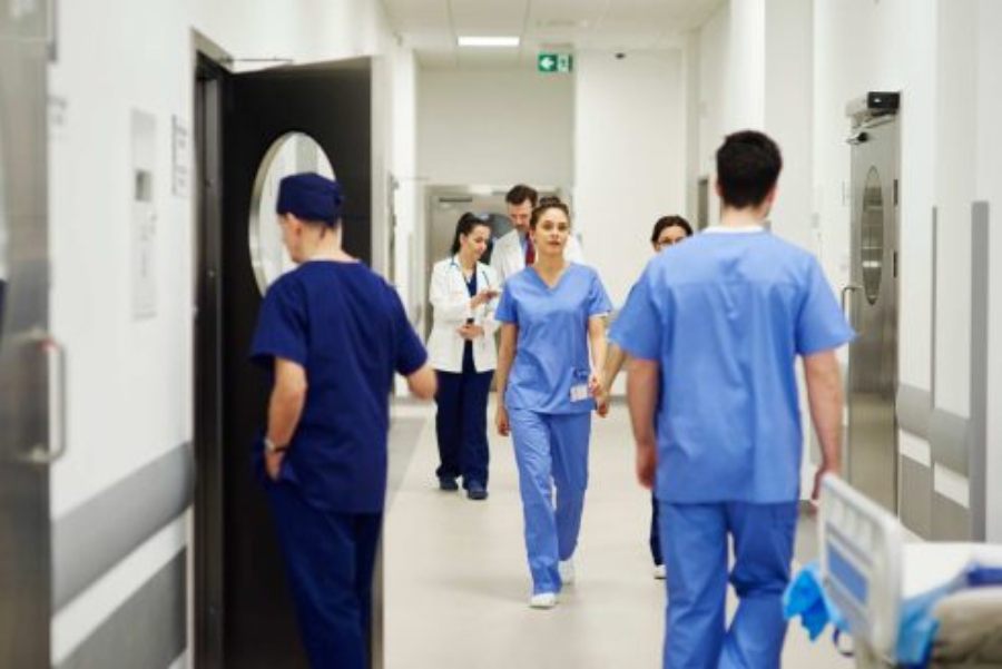 Agency Nursing vs NHS Bank Shifts: Which Is Right for You?