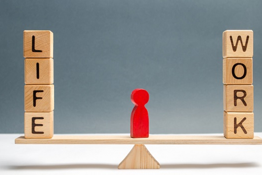 The Ultimate Checklist for Locum Clinicians: Compliance, Pay, and Work-Life Balance